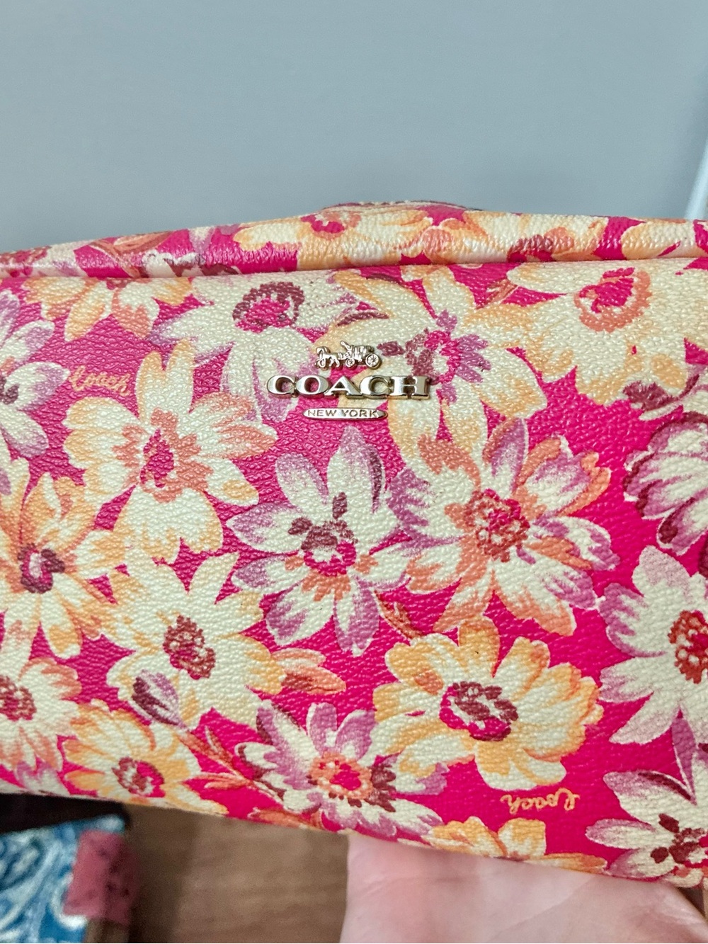Coach Cosmetic Zipper Pouch With Wristlet Strap, Vintage Daisy Print - Picture 2 of 16